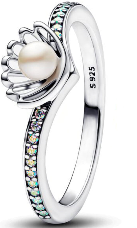 Clamshell Pearly Diamante Ring